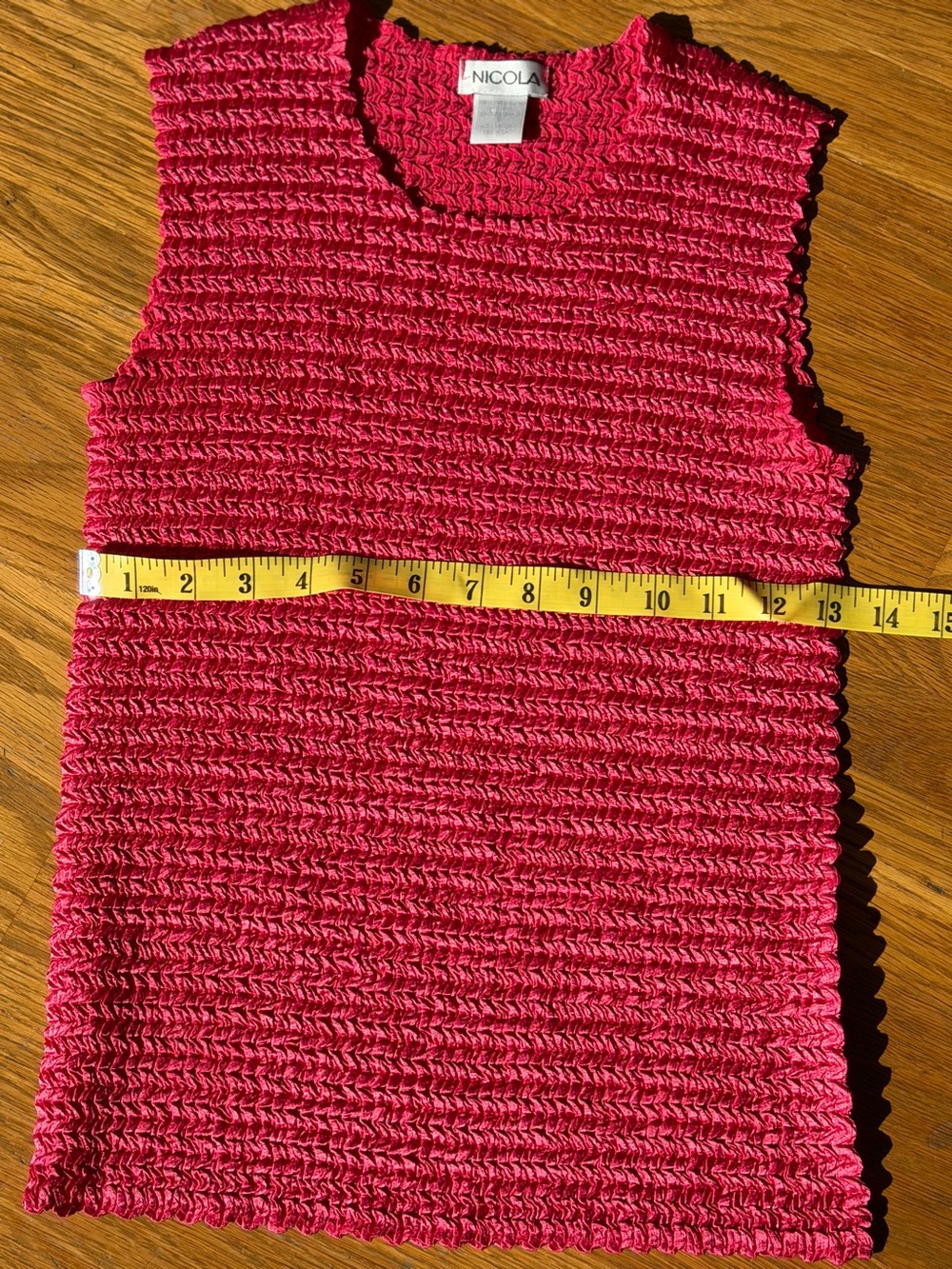 Vintage 90s NICOLA Raspberry Red Popcorn Crinkle Sleeveless Top - Size Medium - Picture 13 of 14